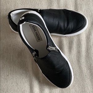 Steve Madden Slip on shoes